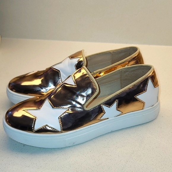 BNWT rose gold metalic flats Sneakerina with white stars Wild Diva - Picture 2 of 7